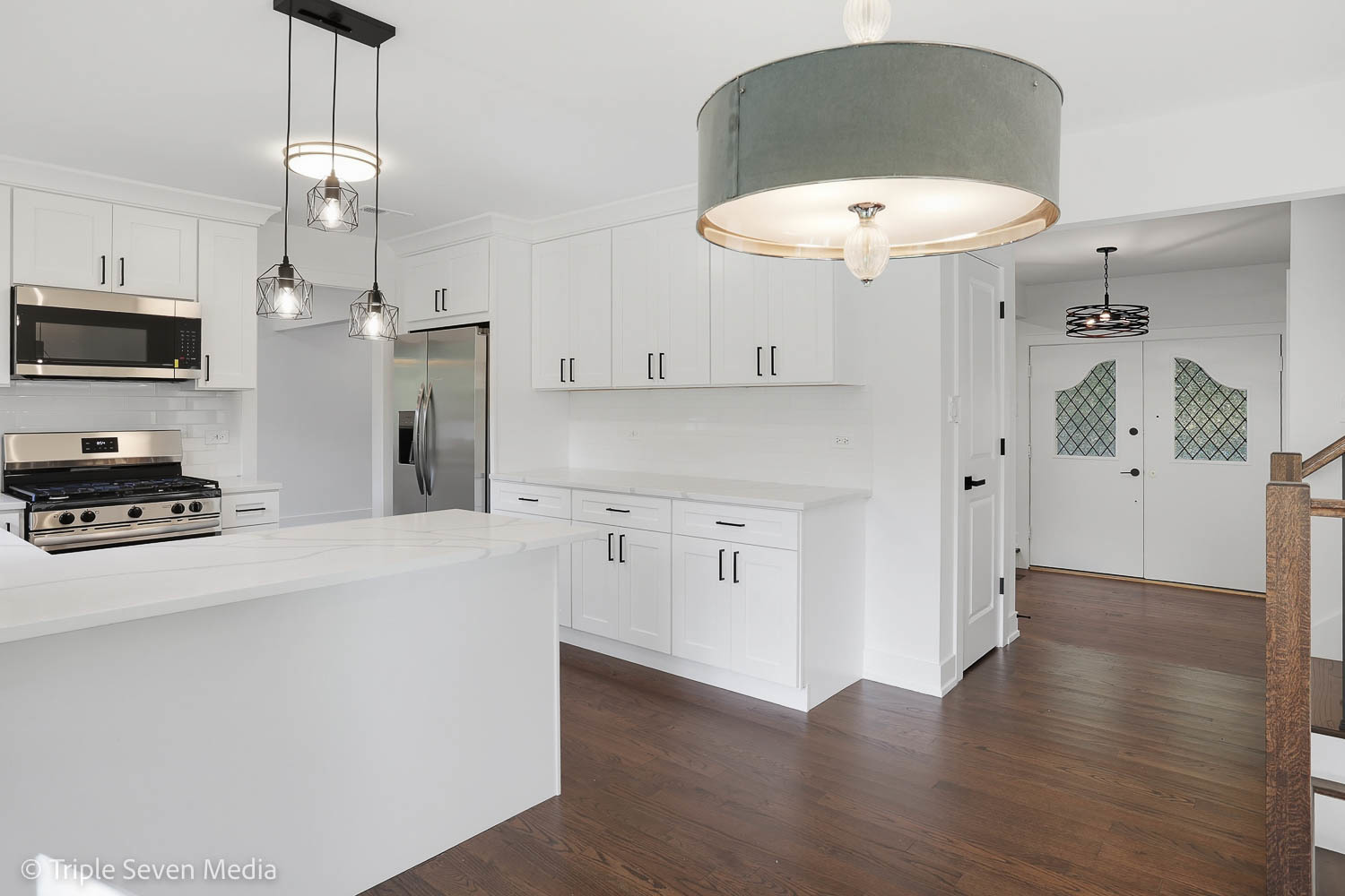 17301 Dobson Avenue, South Holland, IL 60473