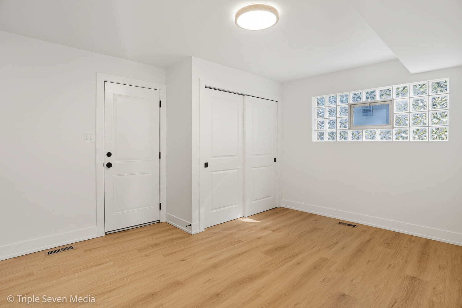 17301 Dobson Avenue, South Holland, IL 60473