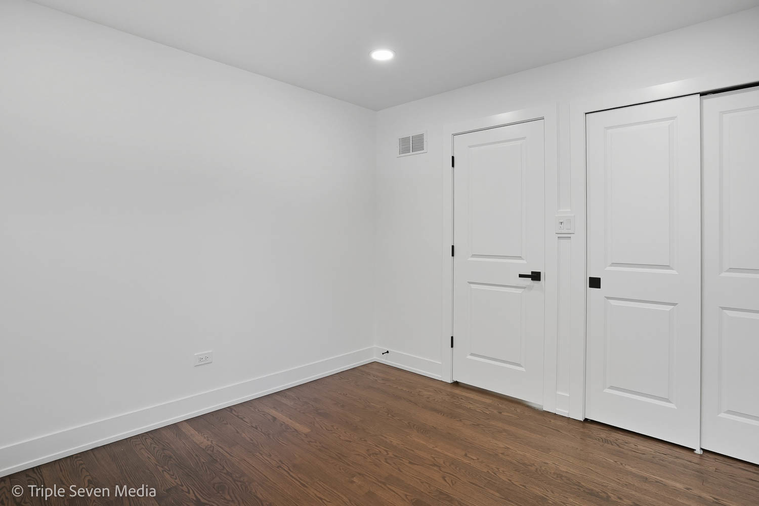 17301 Dobson Avenue, South Holland, IL 60473