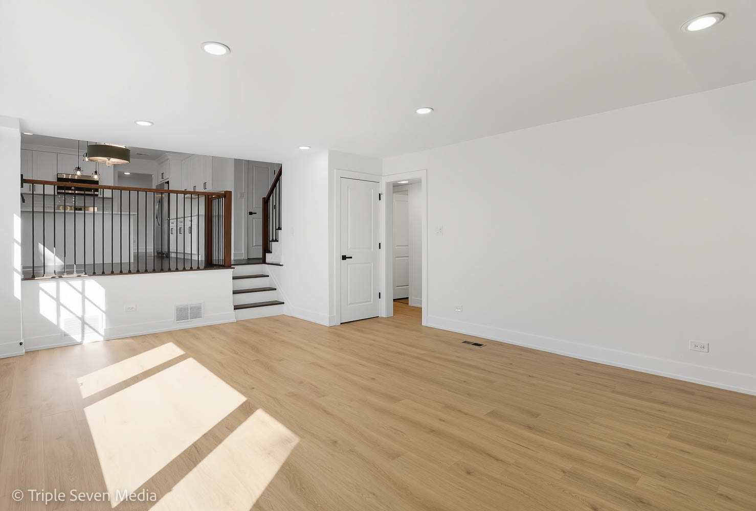 17301 Dobson Avenue, South Holland, IL 60473