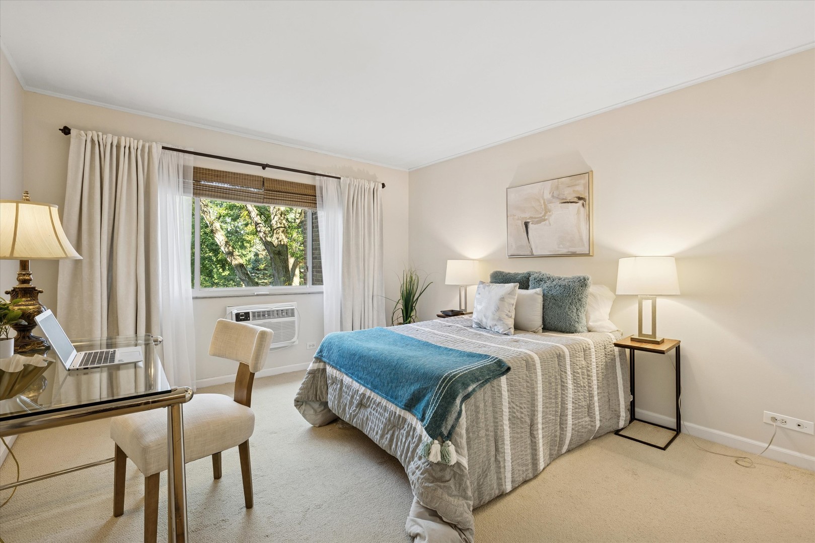 320 Claymoor Road #2D, Hinsdale, IL 60521