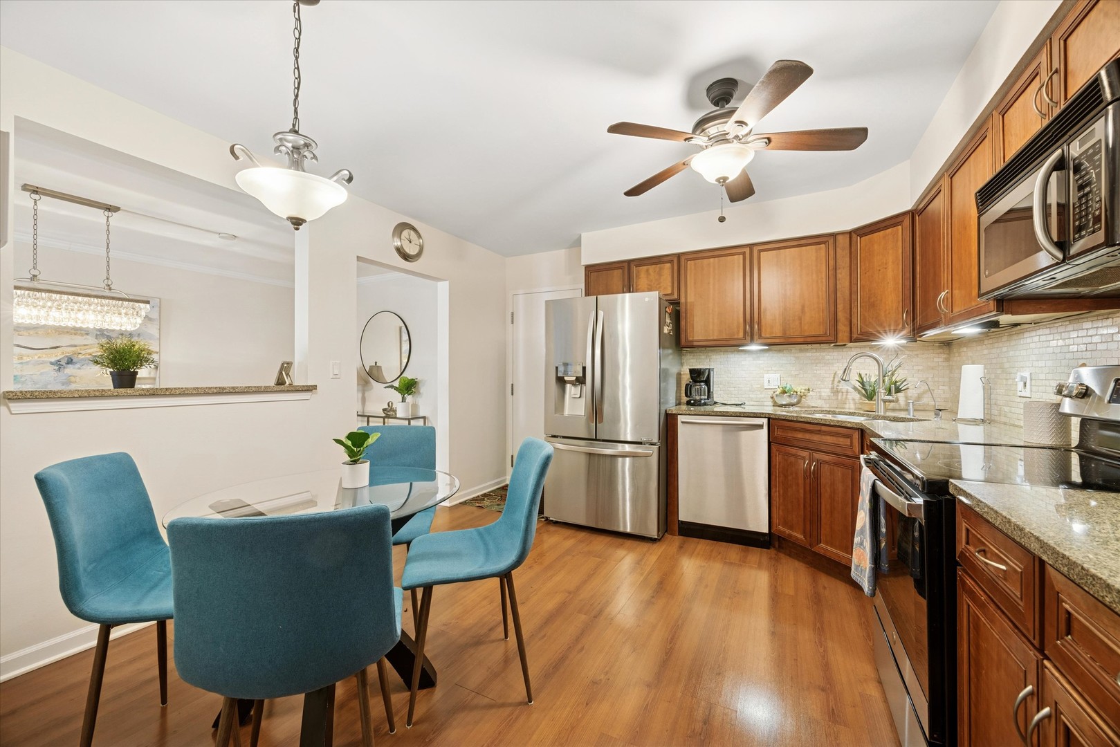 320 Claymoor Road #2D, Hinsdale, IL 60521