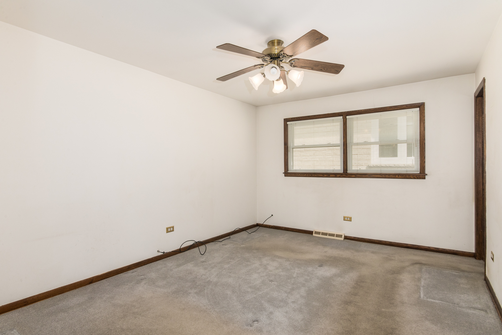 1316 N Northwest Highway, Park Ridge, IL 60068