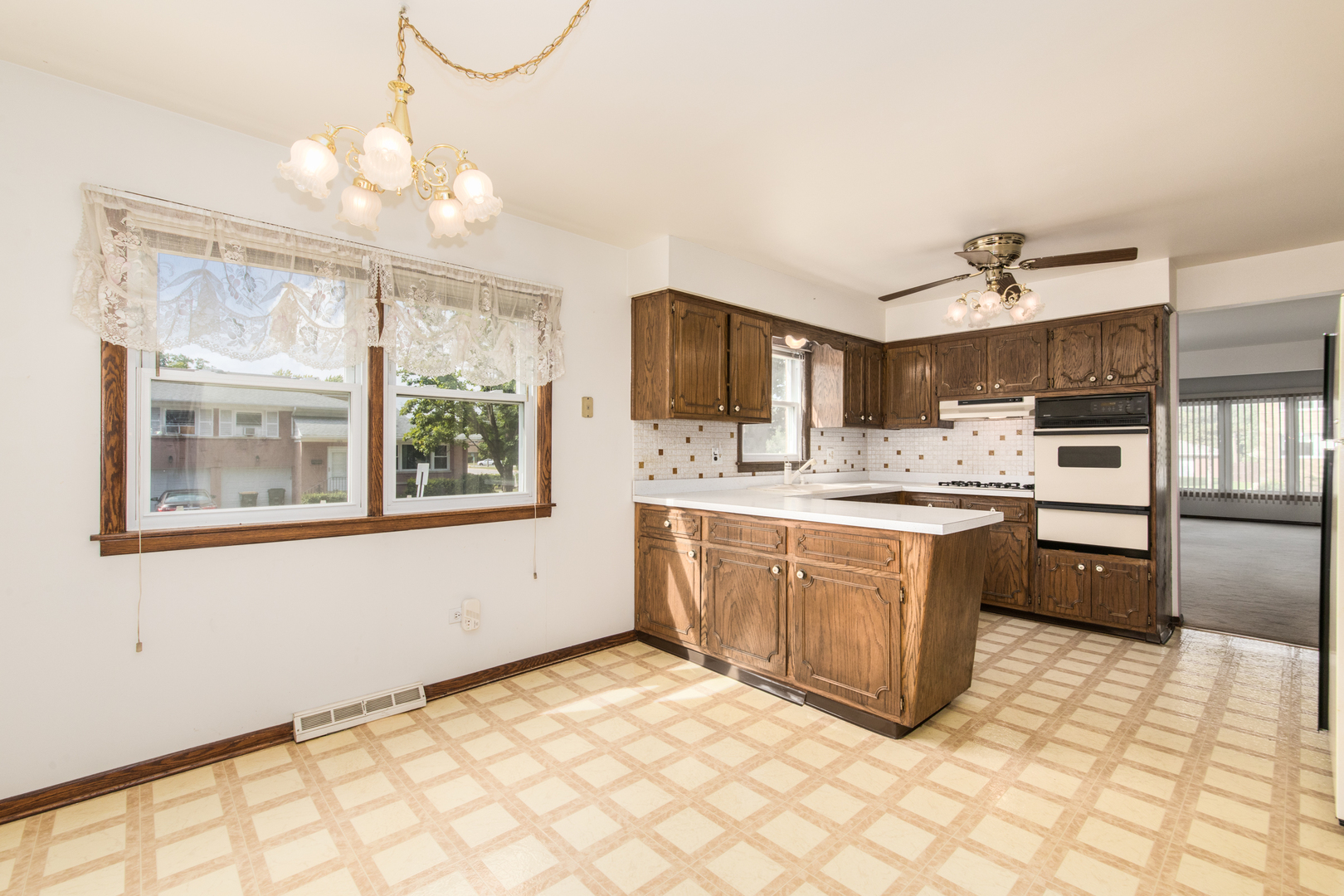 1316 N Northwest Highway, Park Ridge, IL 60068