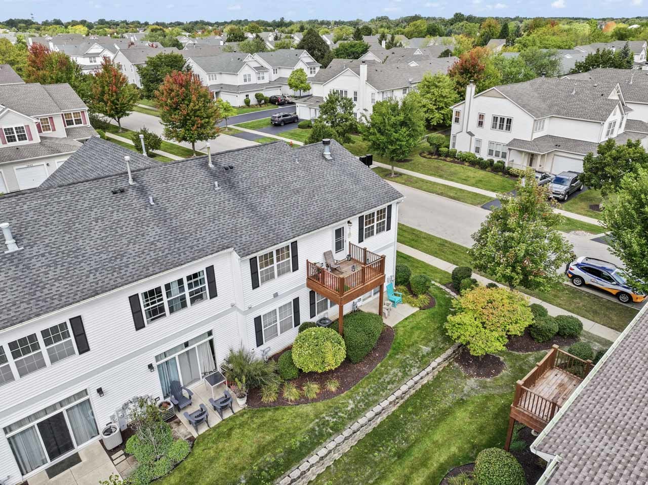 2885 Falling Waters Drive, Lindenhurst, IL 60046