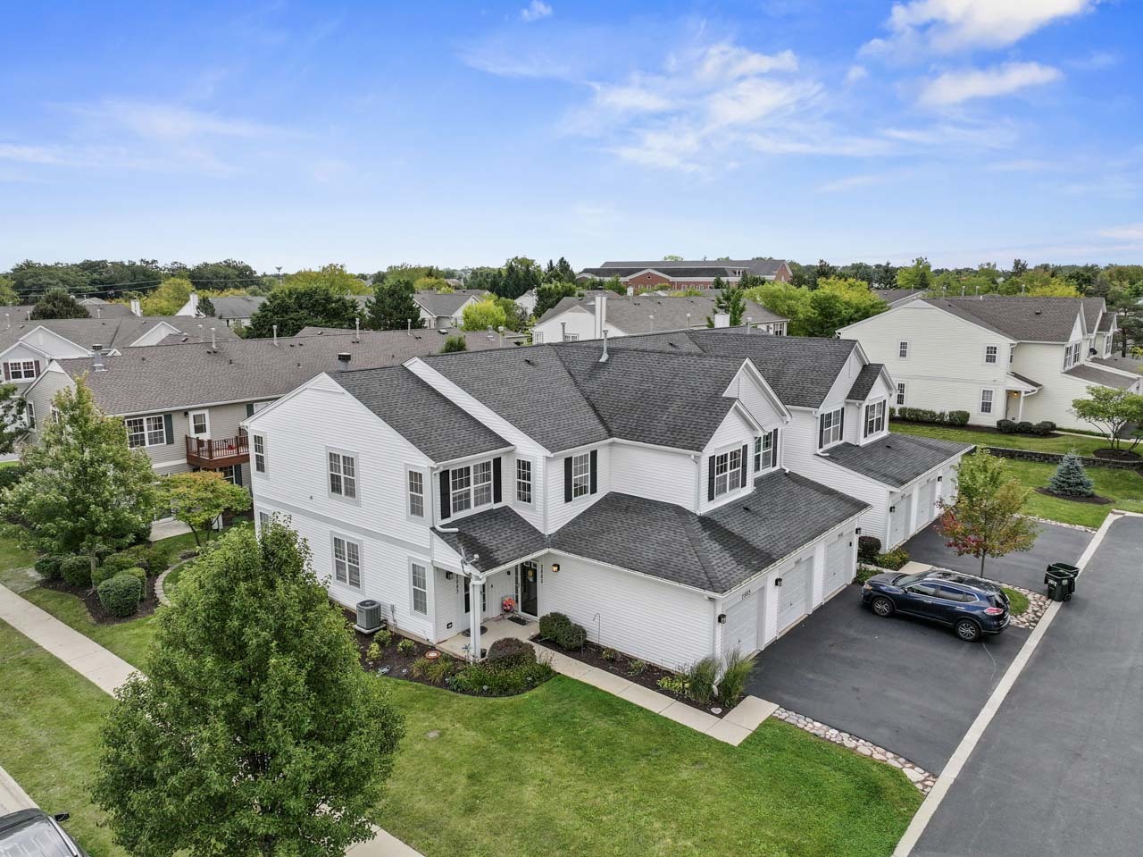 2885 Falling Waters Drive, Lindenhurst, IL 60046