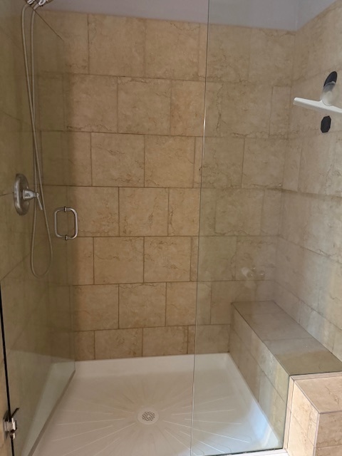 275 E Railroad Avenue #301, Bartlett, IL 60103