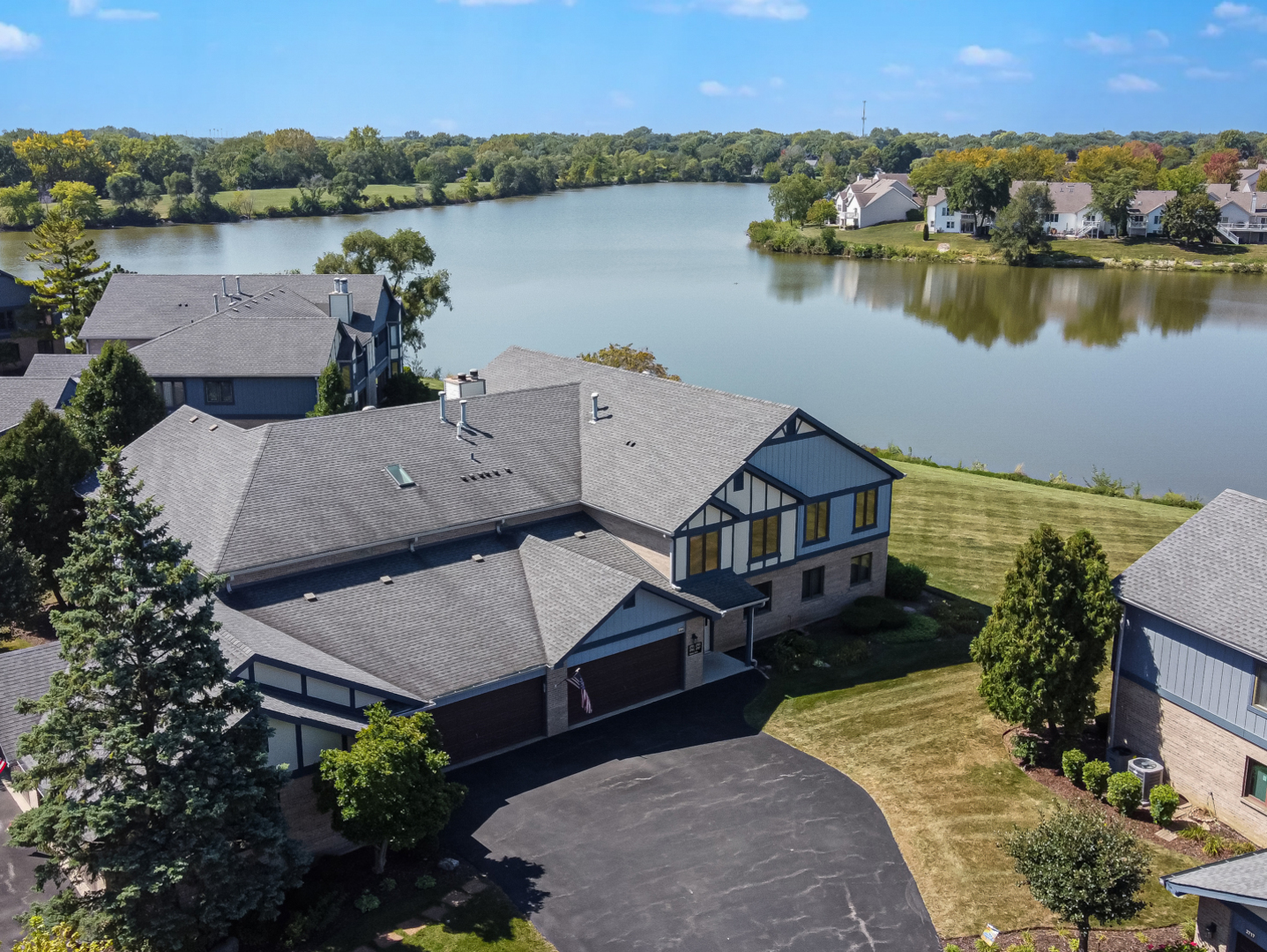 2705 Harbor Drive #2705, Joliet, IL 60431