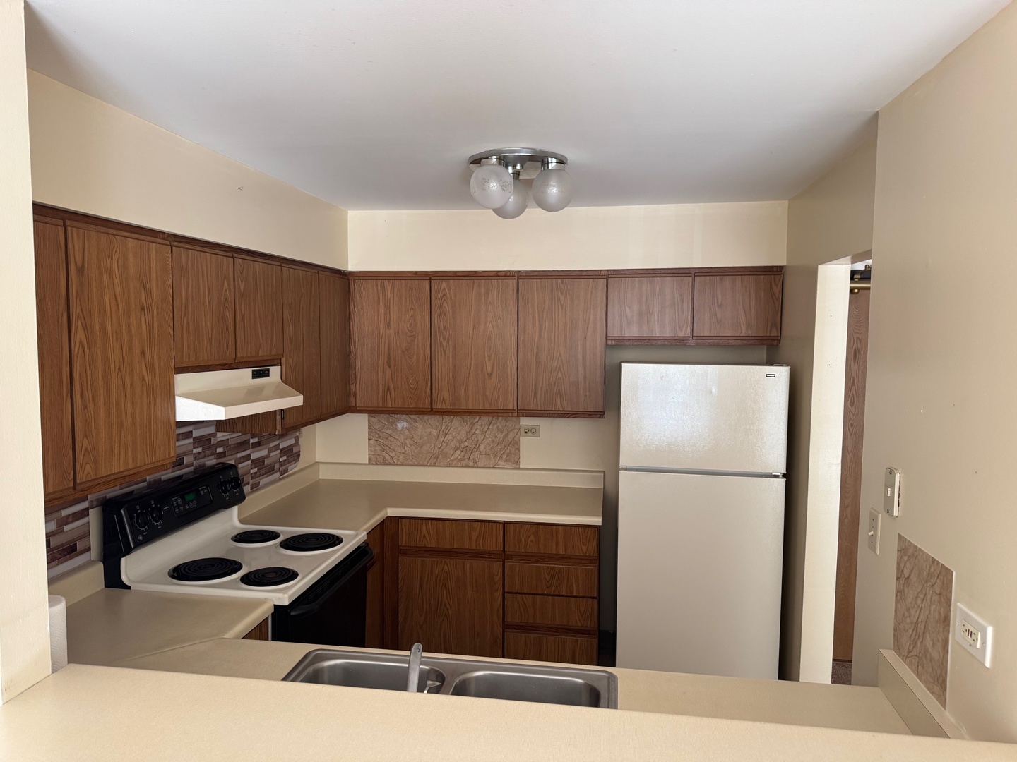 33601 N Royal Oak Lane #207, Grayslake, IL 60030