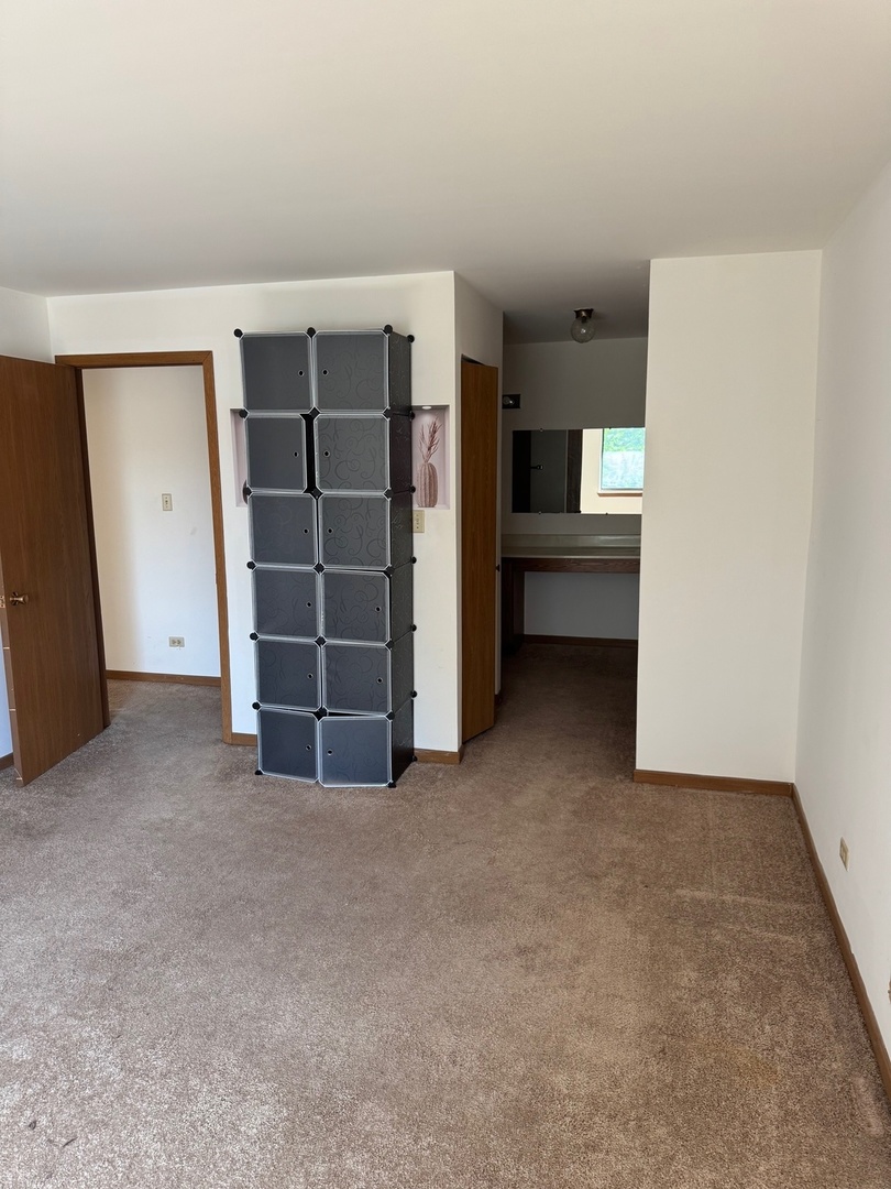 33601 N Royal Oak Lane #207, Grayslake, IL 60030
