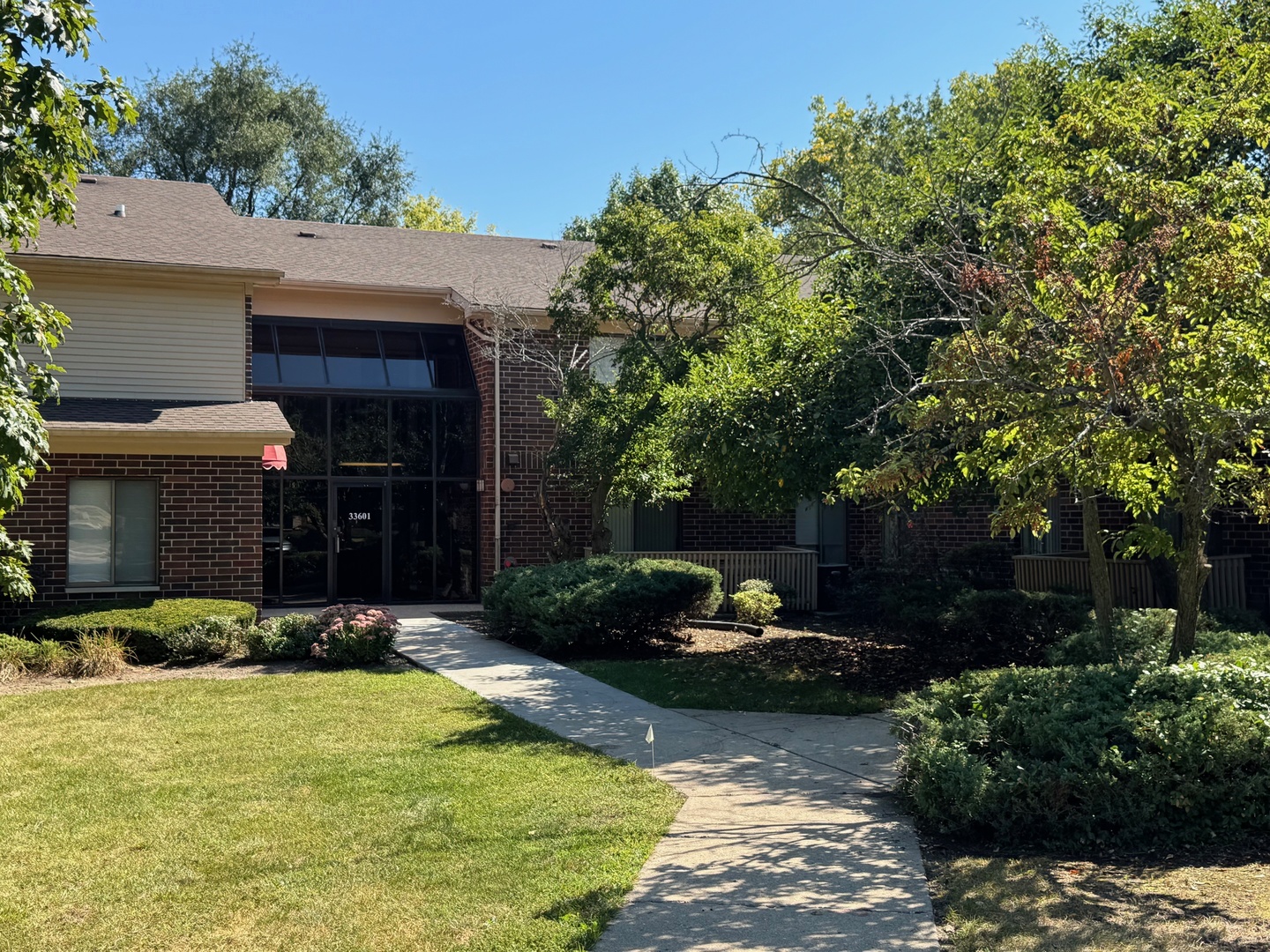 33601 N Royal Oak Lane #207, Grayslake, IL 60030