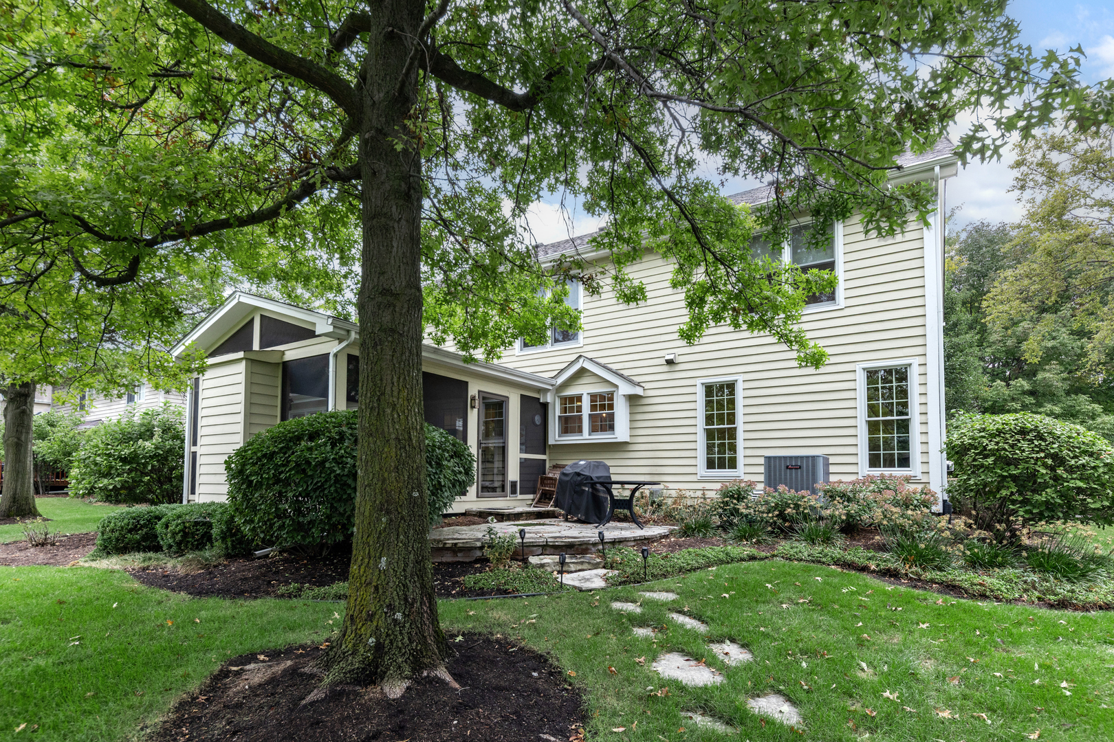 1116 Hollingswood Avenue, Naperville, IL 60564