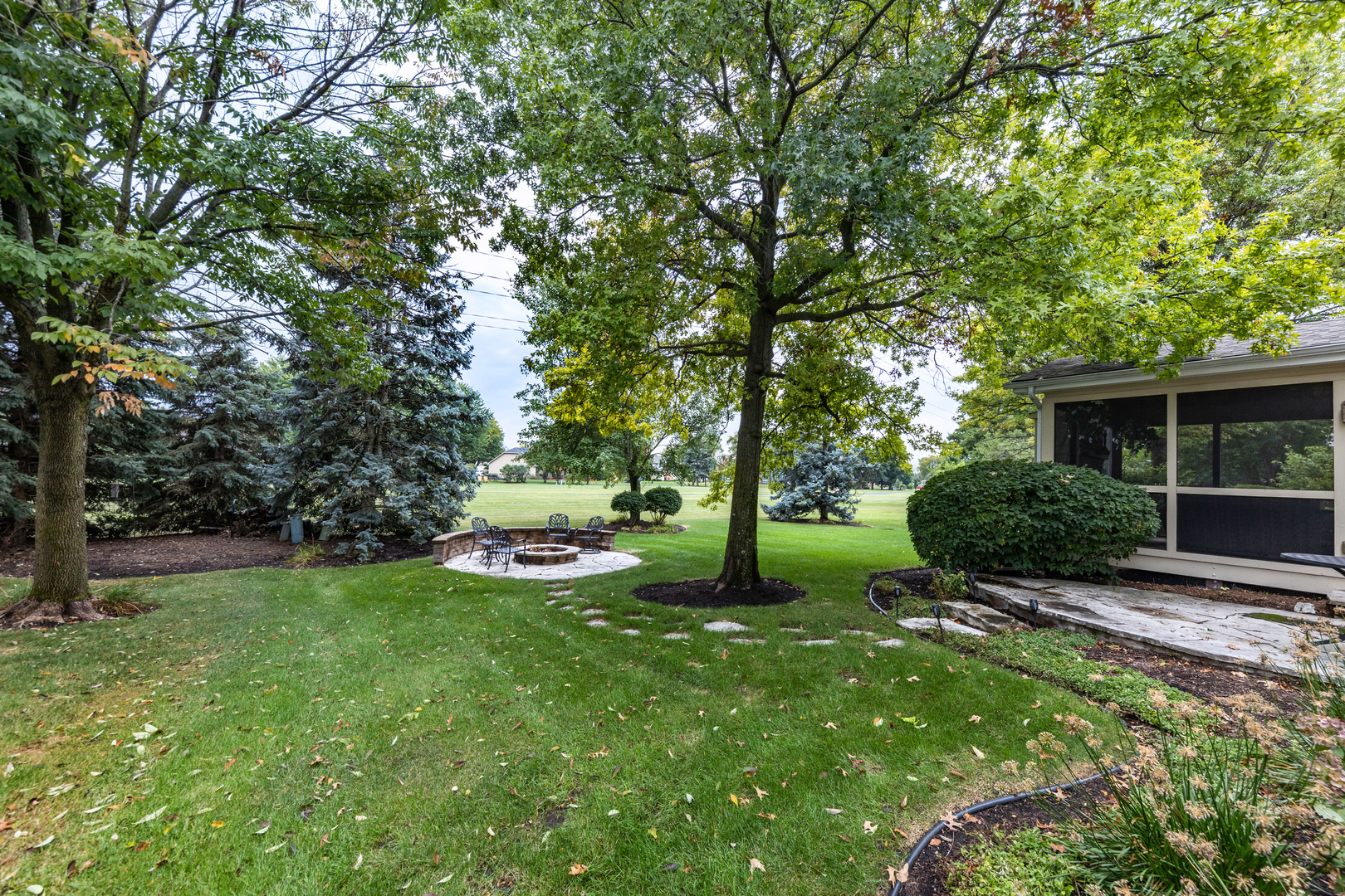 1116 Hollingswood Avenue, Naperville, IL 60564