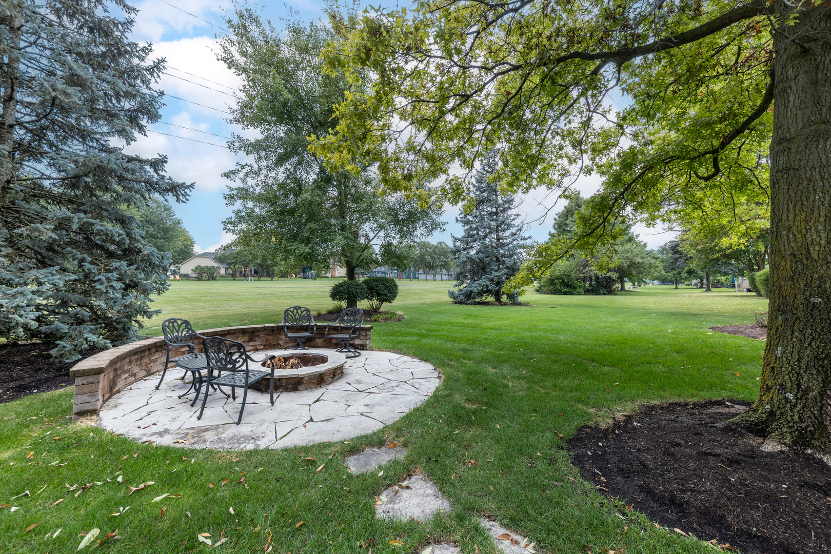 1116 Hollingswood Avenue, Naperville, IL 60564