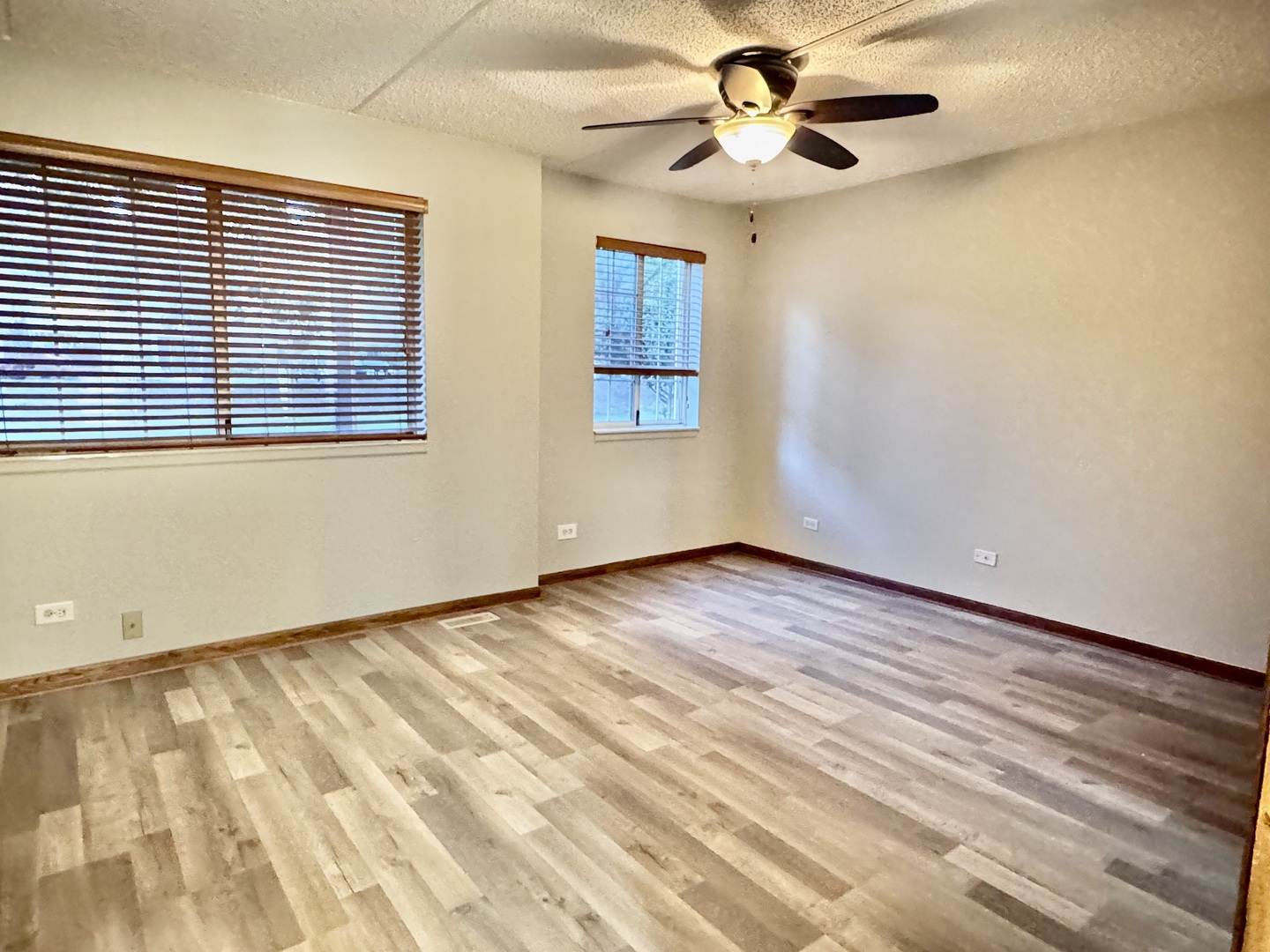 1330 S Lorraine Road #D, Wheaton, IL 60189