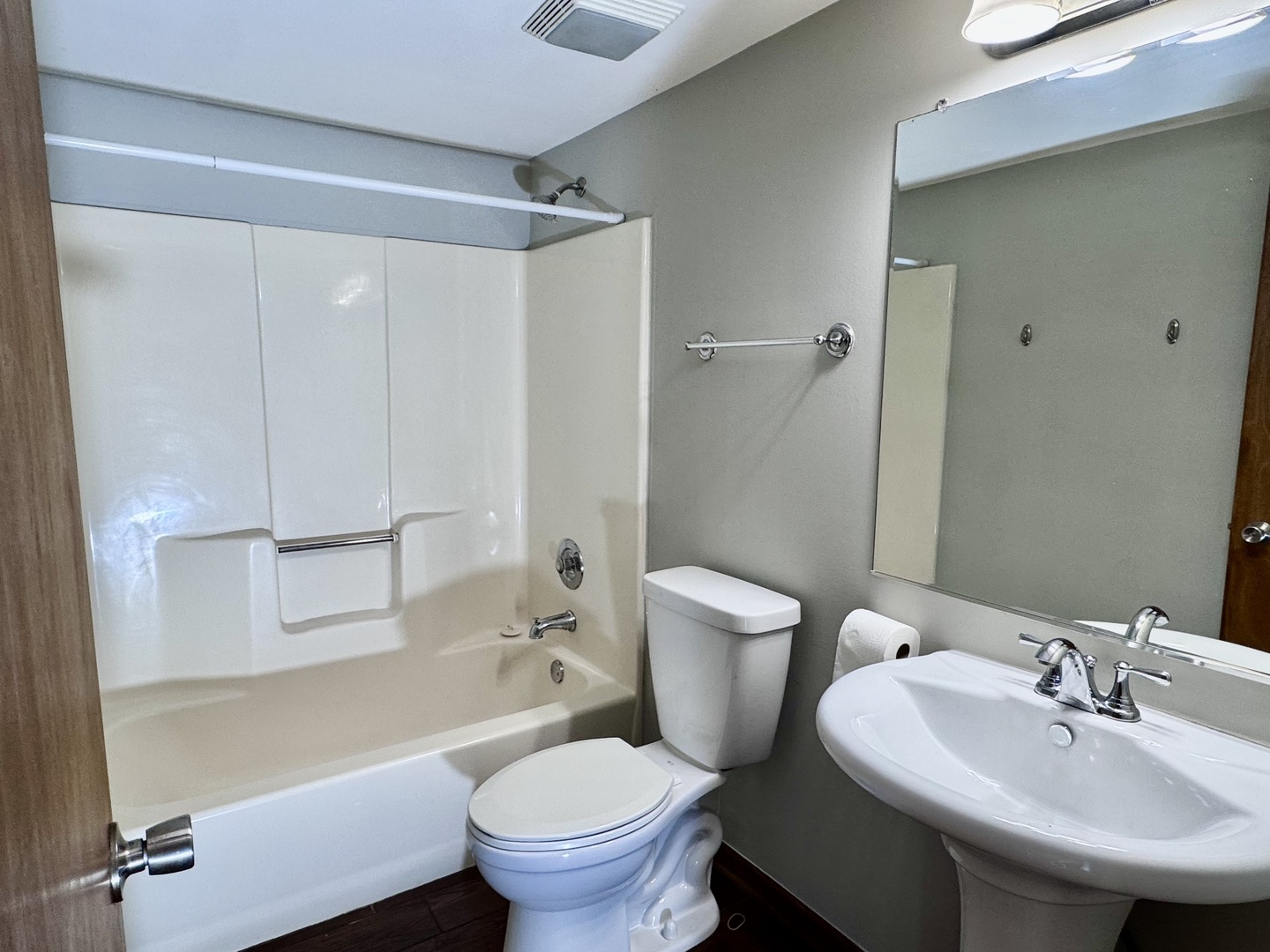 1330 S Lorraine Road #D, Wheaton, IL 60189