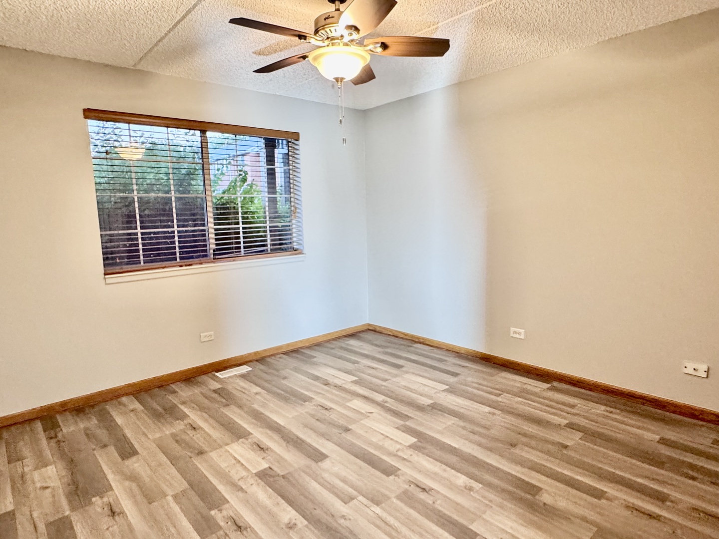 1330 S Lorraine Road #D, Wheaton, IL 60189