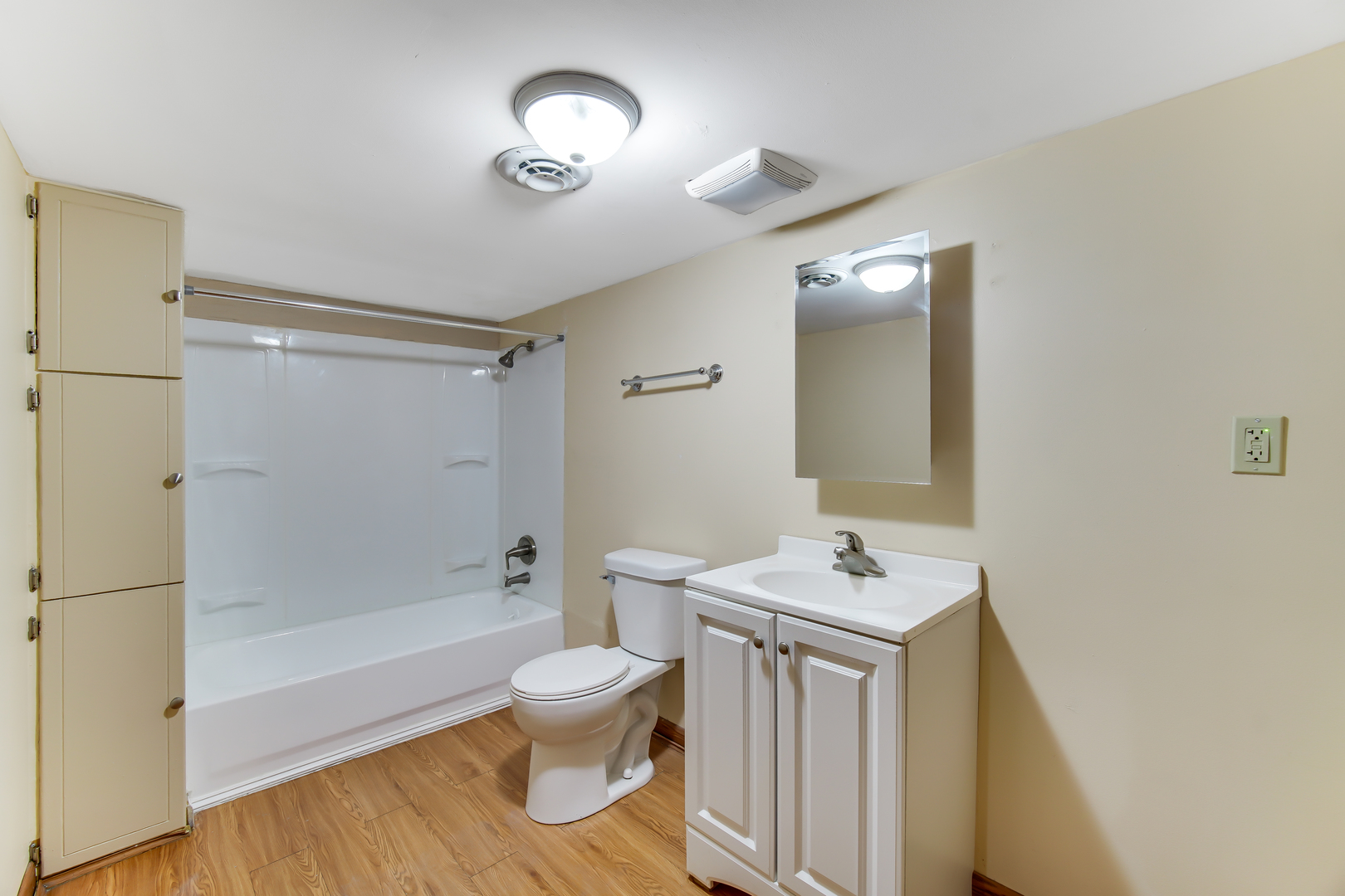 50 W 14th Place, Chicago Heights, IL 60411