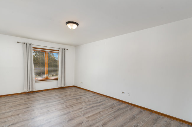 9280 Windsor Parkway, Tinley Park, IL 60487