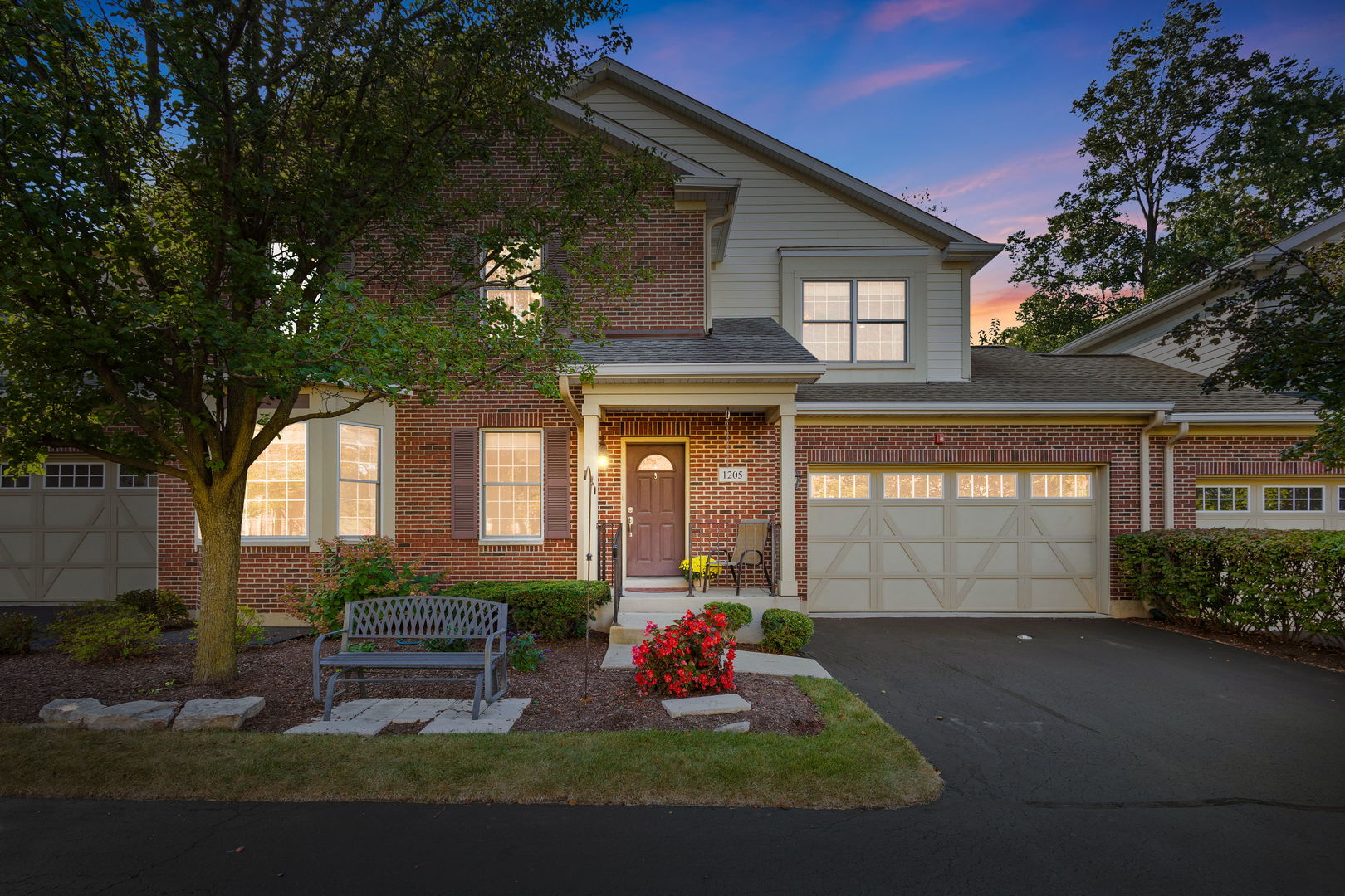 1205 CHARLESTON Court #1205, Westmont, IL 60559