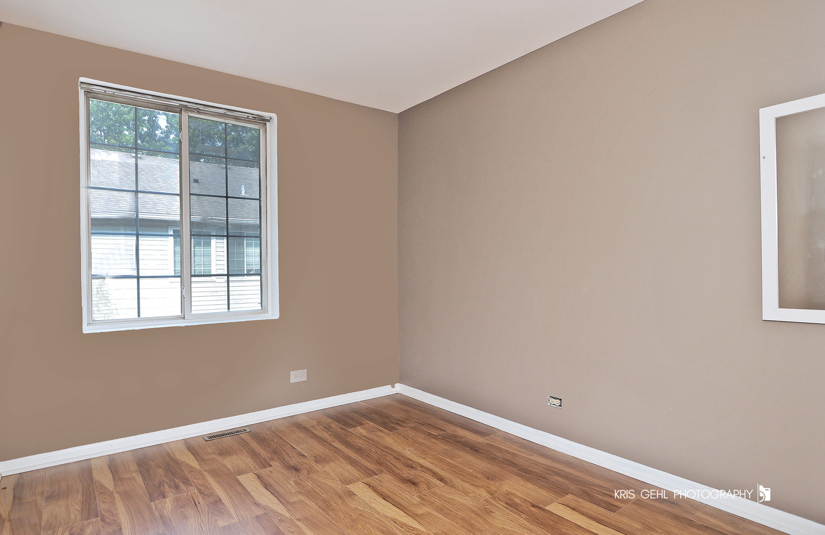 321 W Whispering Oaks Lane #321, Round Lake, IL 60073