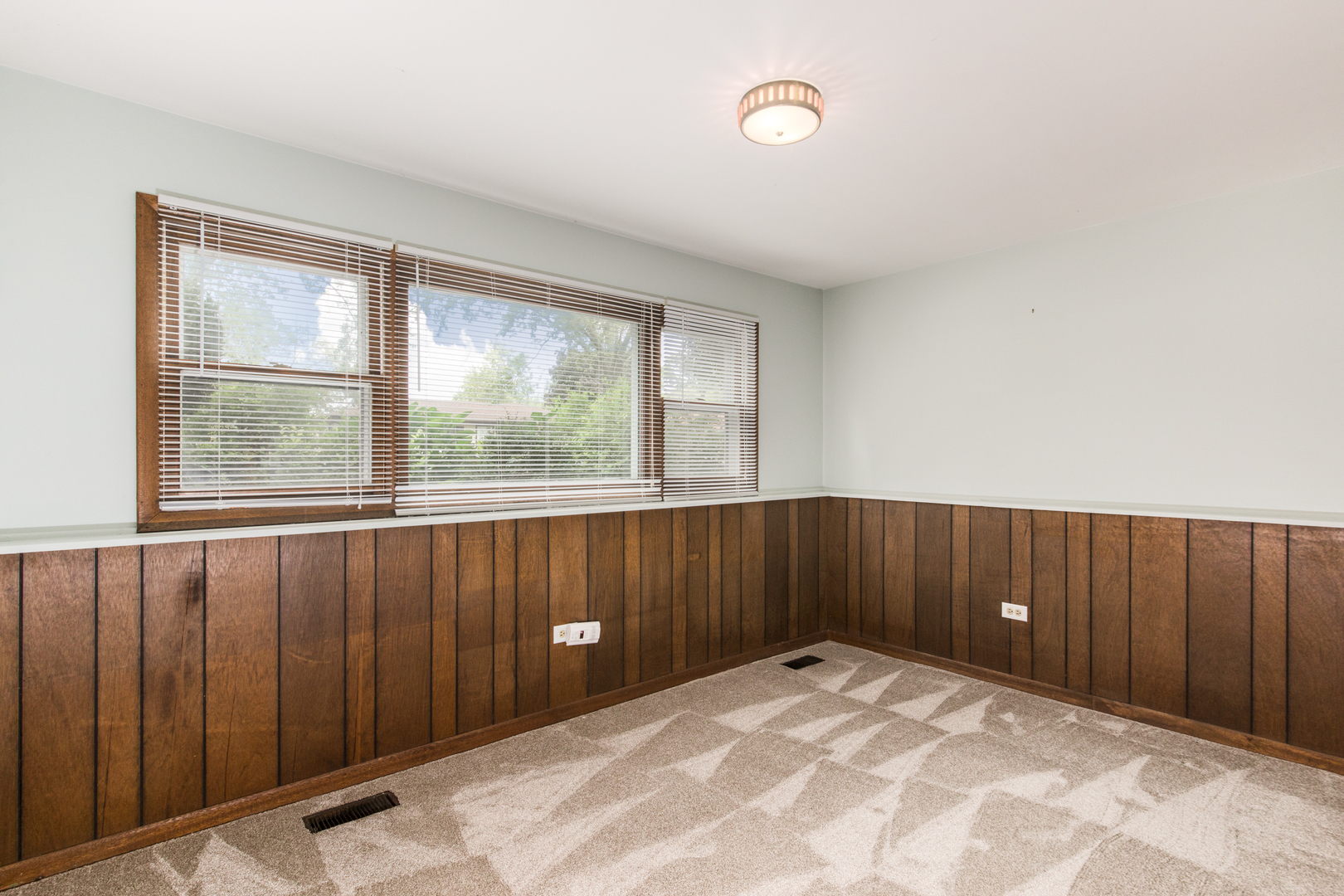 107 Janet Avenue, Streamwood, IL 60107