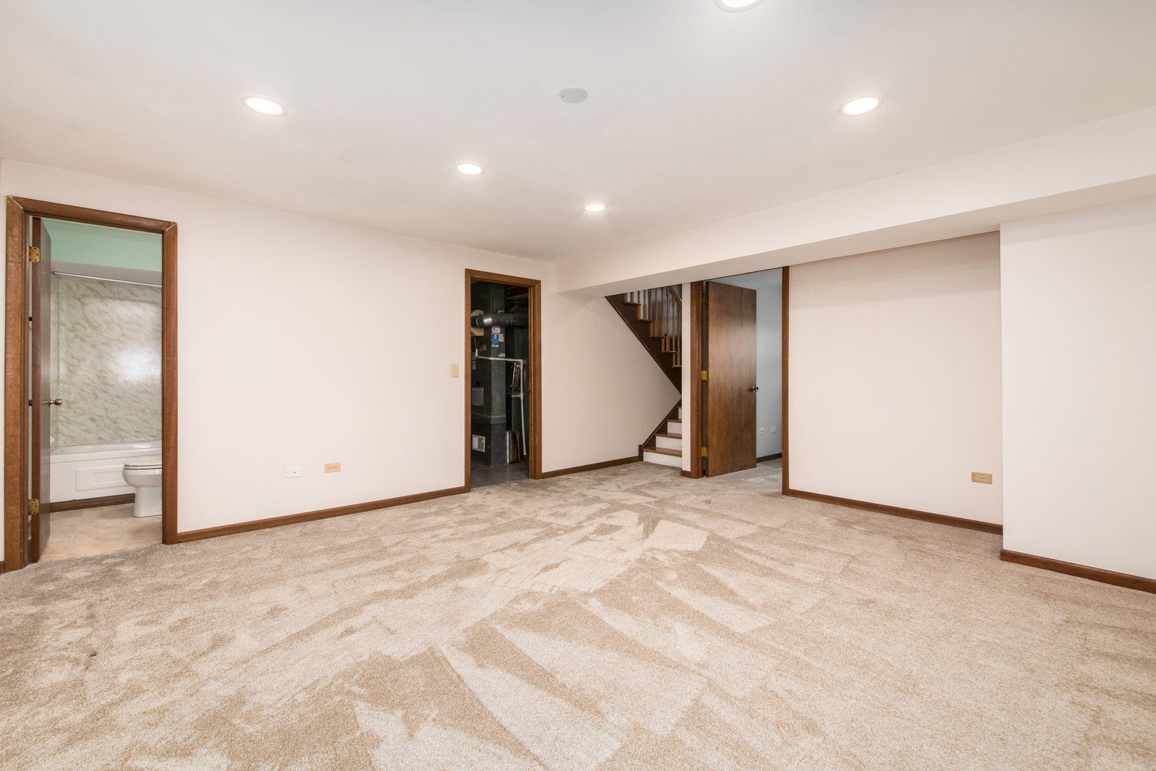 107 Janet Avenue, Streamwood, IL 60107