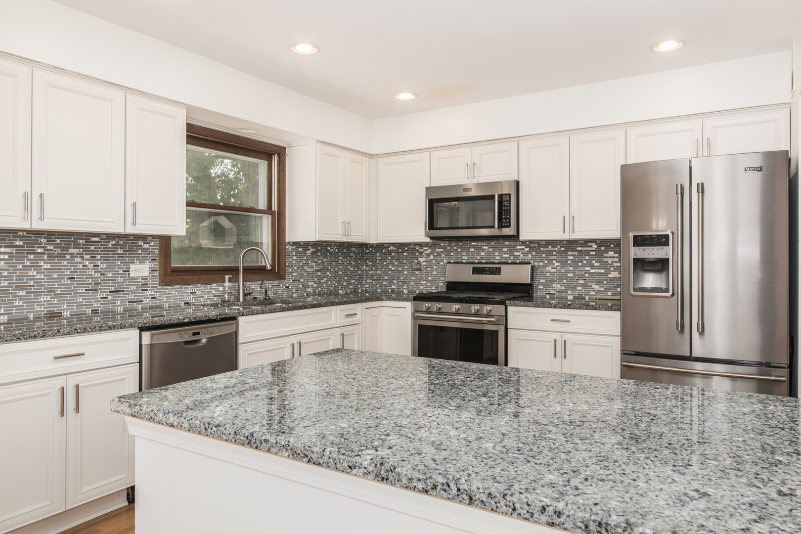 107 Janet Avenue, Streamwood, IL 60107