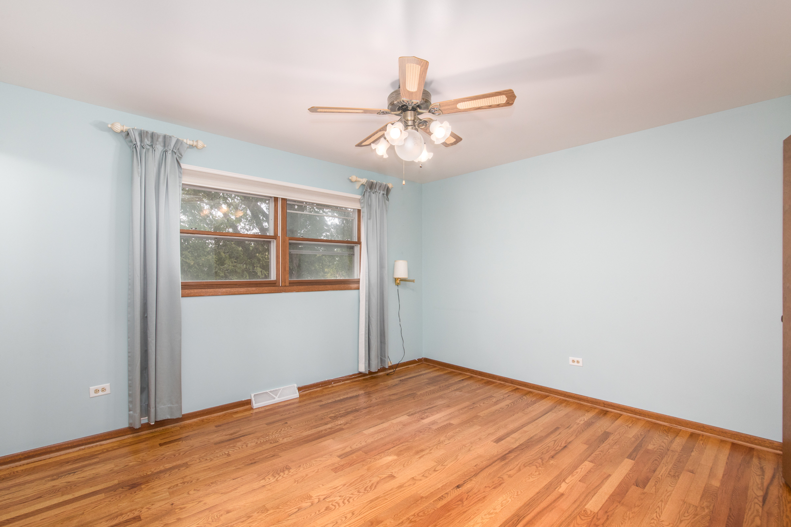 107 Janet Avenue, Streamwood, IL 60107