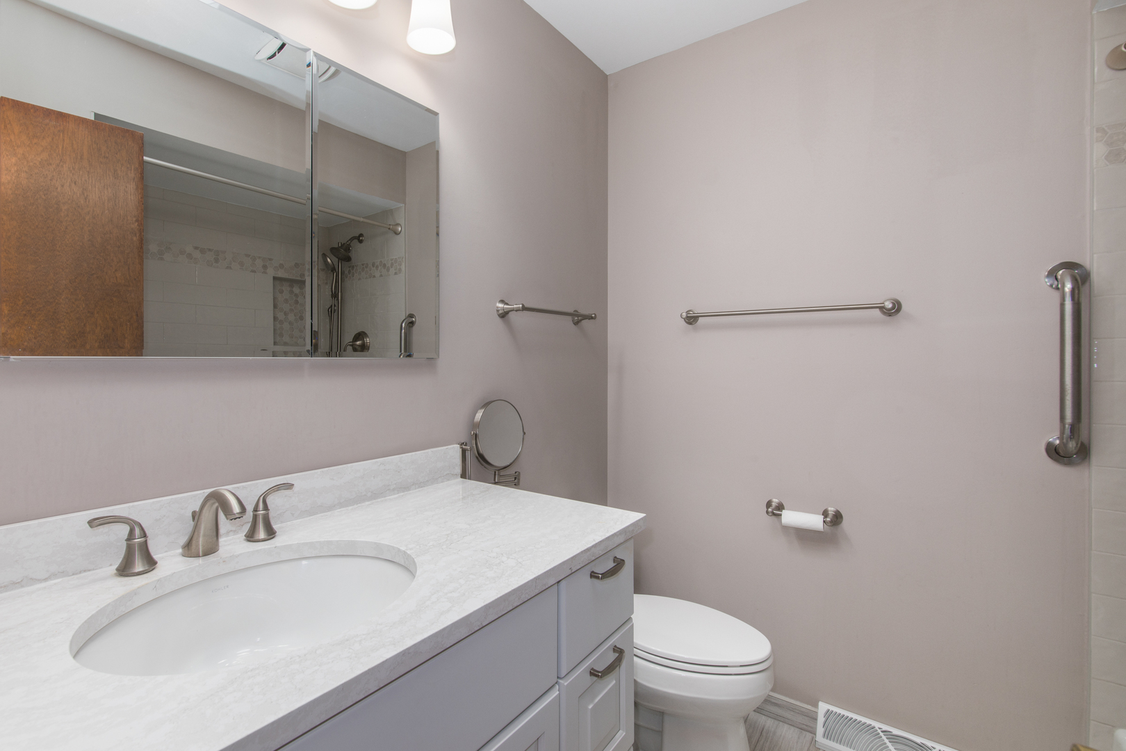 107 Janet Avenue, Streamwood, IL 60107