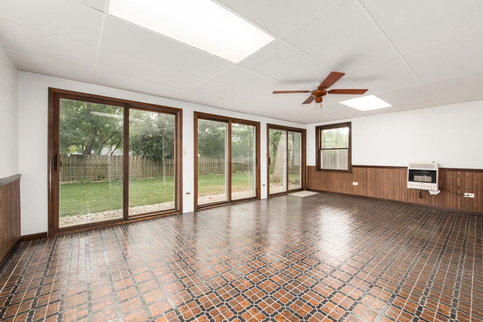 107 Janet Avenue, Streamwood, IL 60107