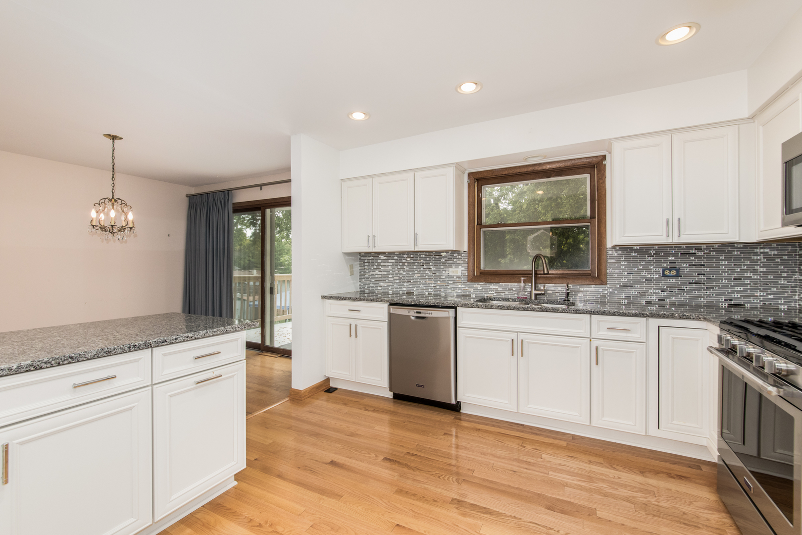 107 Janet Avenue, Streamwood, IL 60107