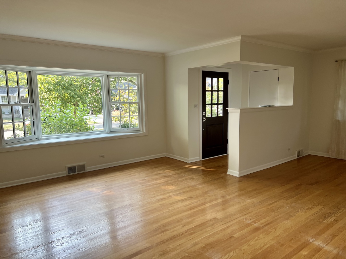 135 N Myrtle Avenue, Elmhurst, IL 60126