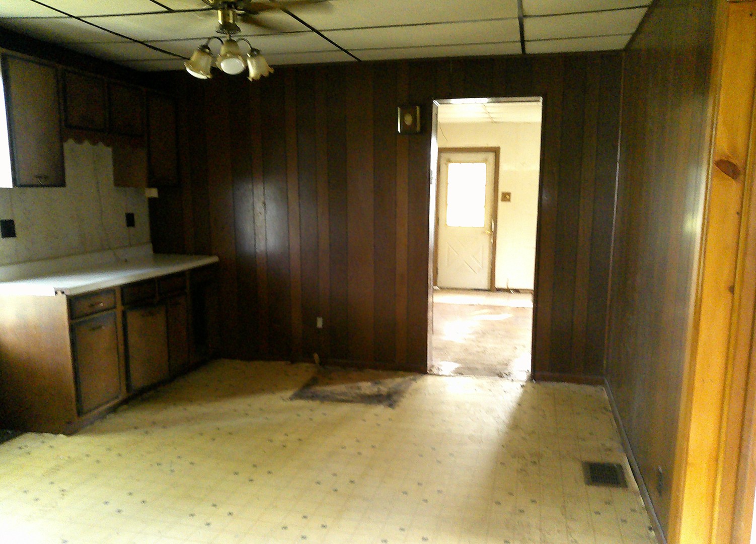 701 S Cain Street, Clinton, IL 61727