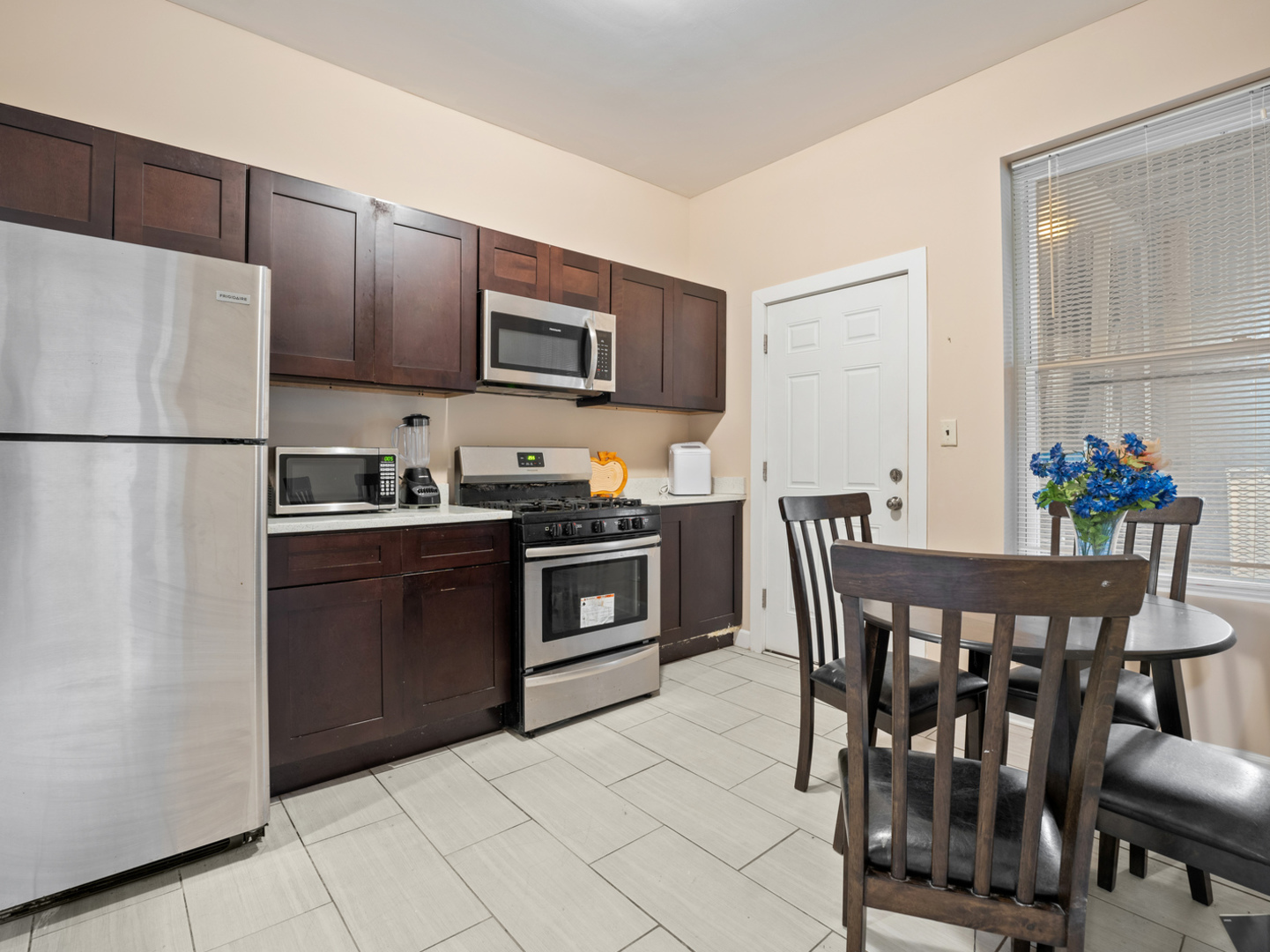 4200 W Wilcox Street, Chicago, IL 60624