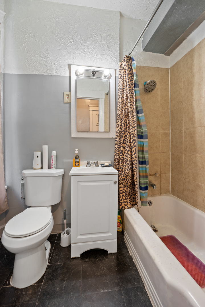 4200 W Wilcox Street, Chicago, IL 60624