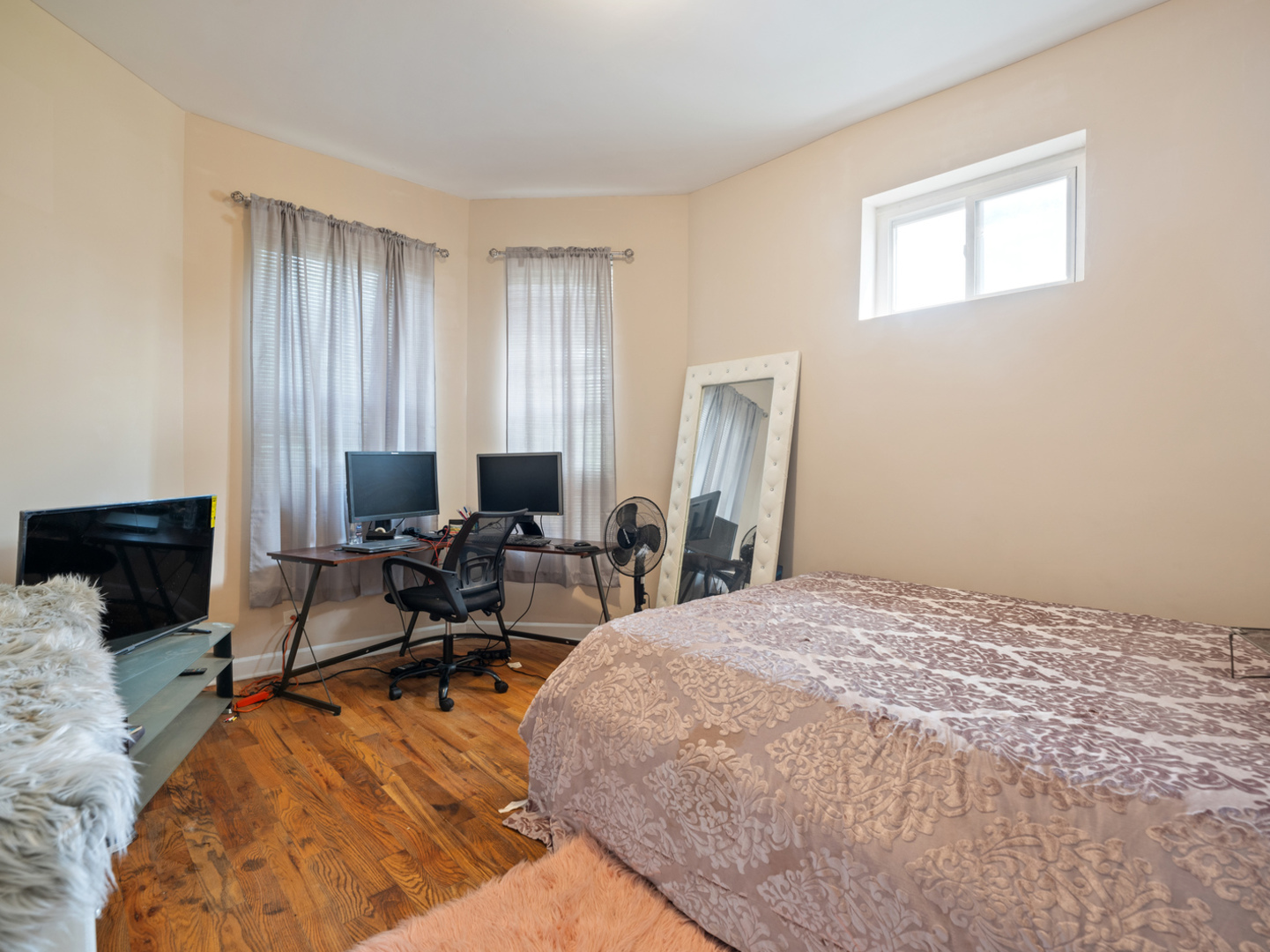 4200 W Wilcox Street, Chicago, IL 60624