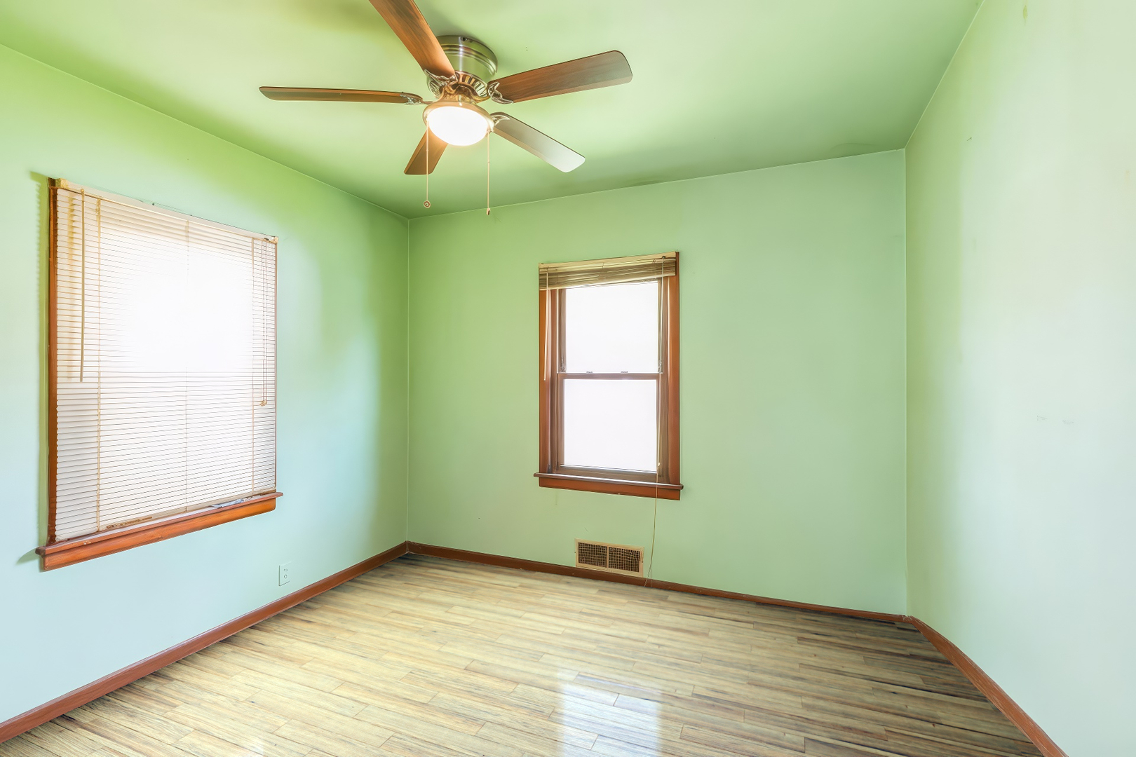 5028 156th Street, Oak Forest, IL 60452