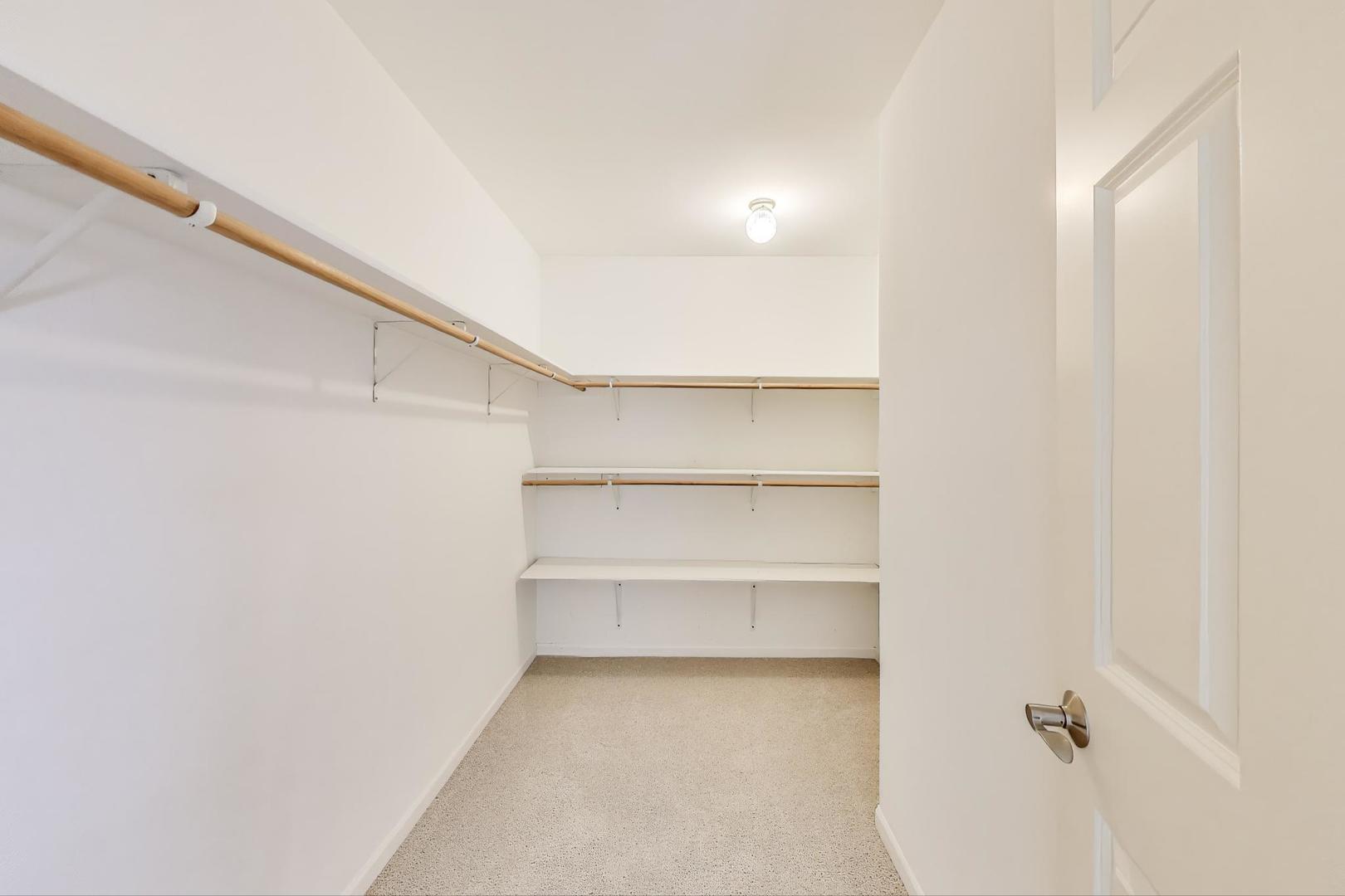 12354 S Blue Water Parkway, Plainfield, IL 60585