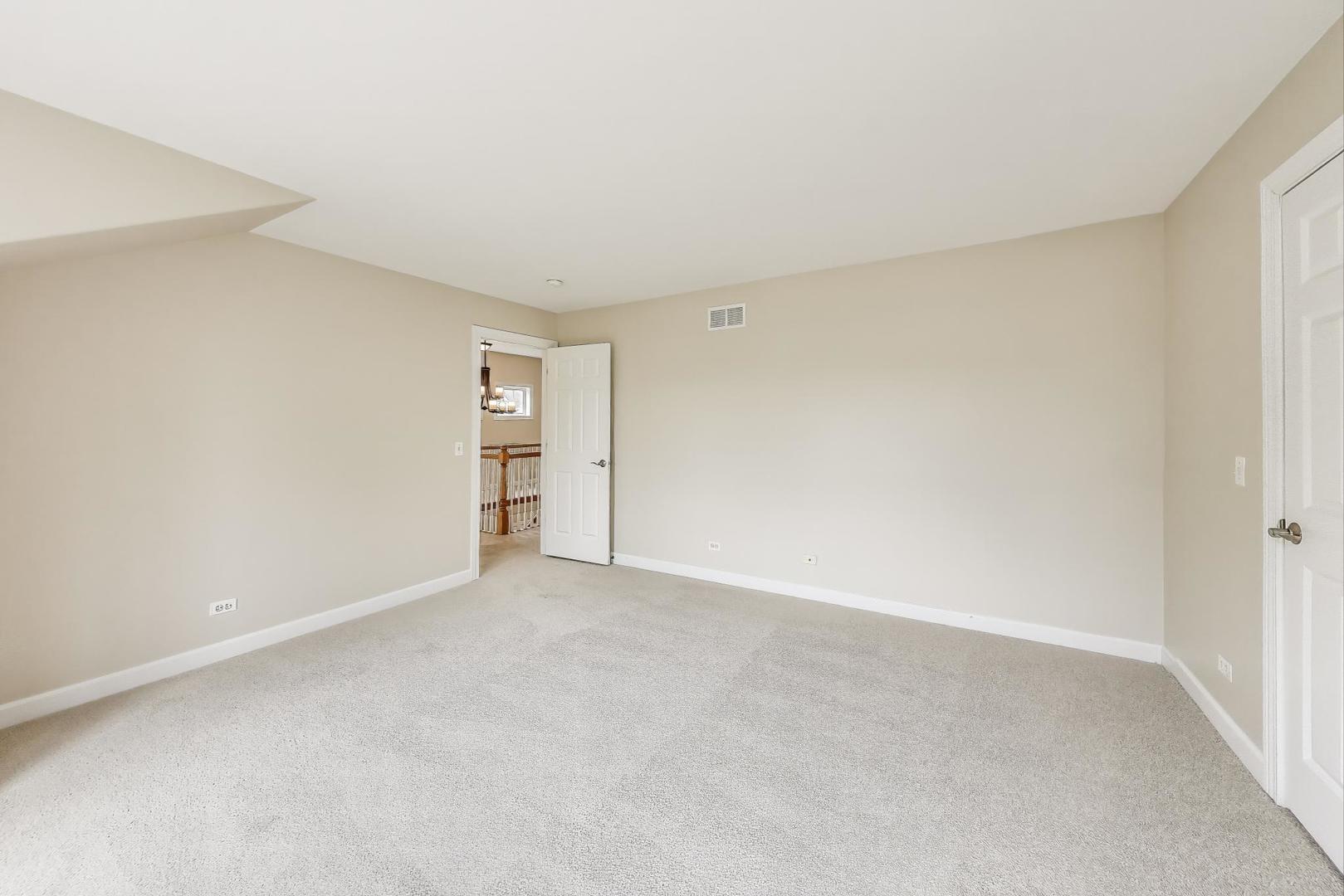 12354 S Blue Water Parkway, Plainfield, IL 60585