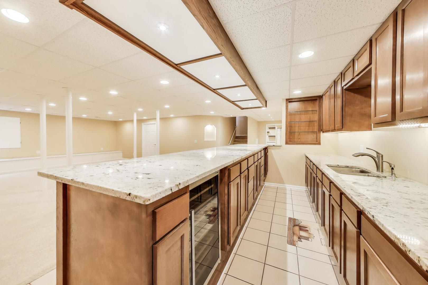 12354 S Blue Water Parkway, Plainfield, IL 60585