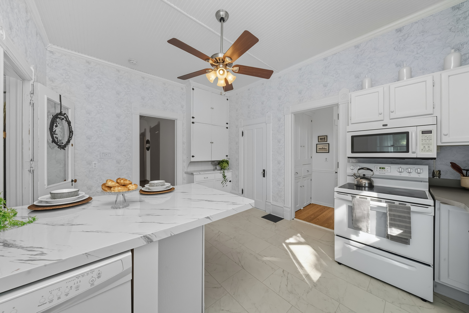 204 Lincoln Avenue, Big Rock, IL 60511