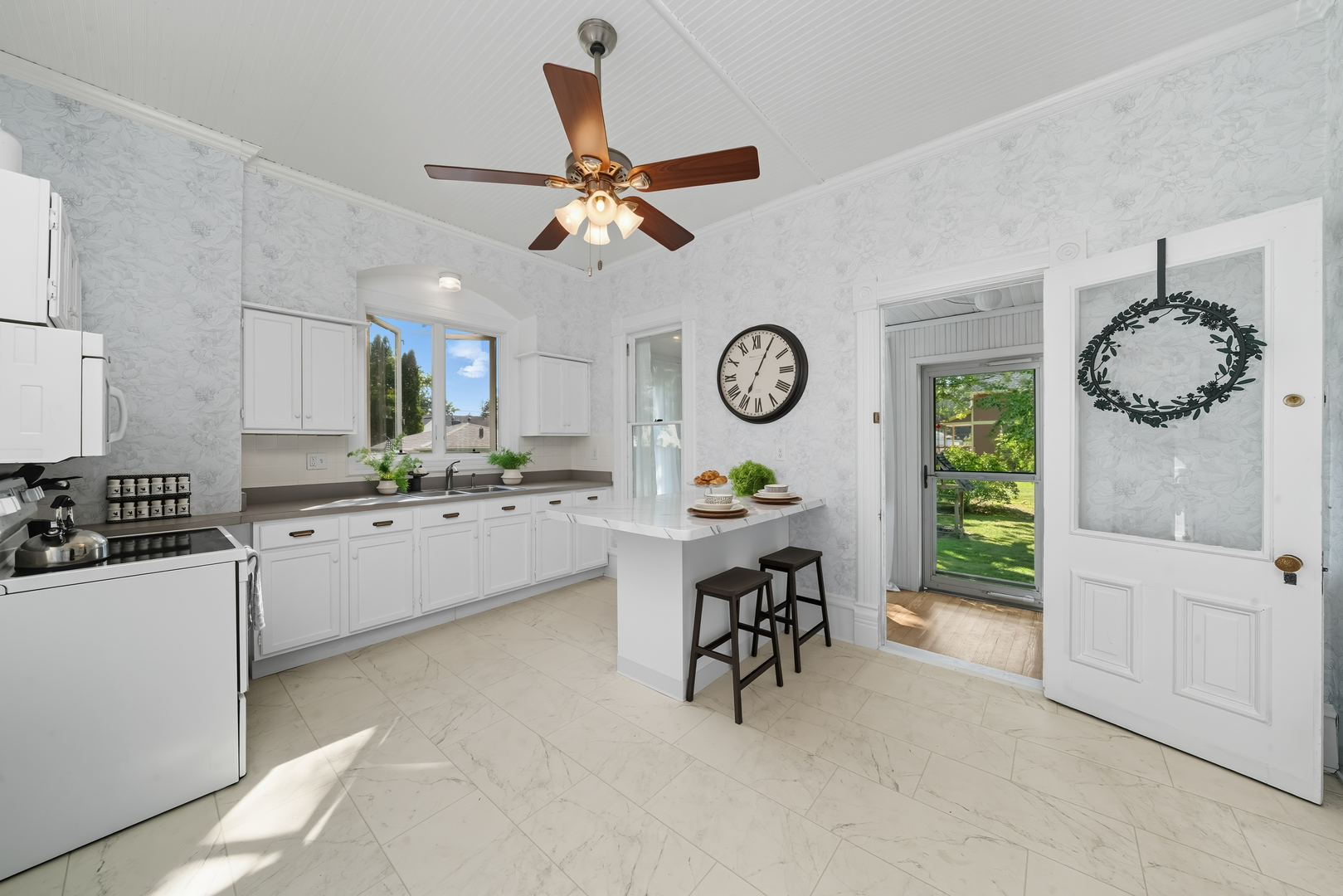 204 Lincoln Avenue, Big Rock, IL 60511