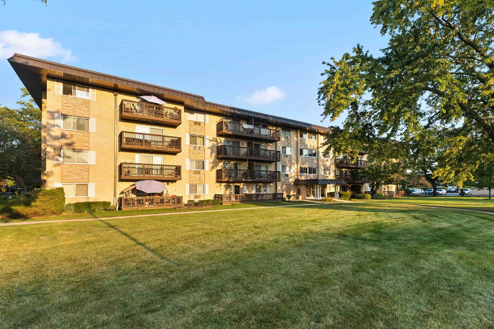 2226 S Goebbert Road #365, Arlington Heights, IL 60005