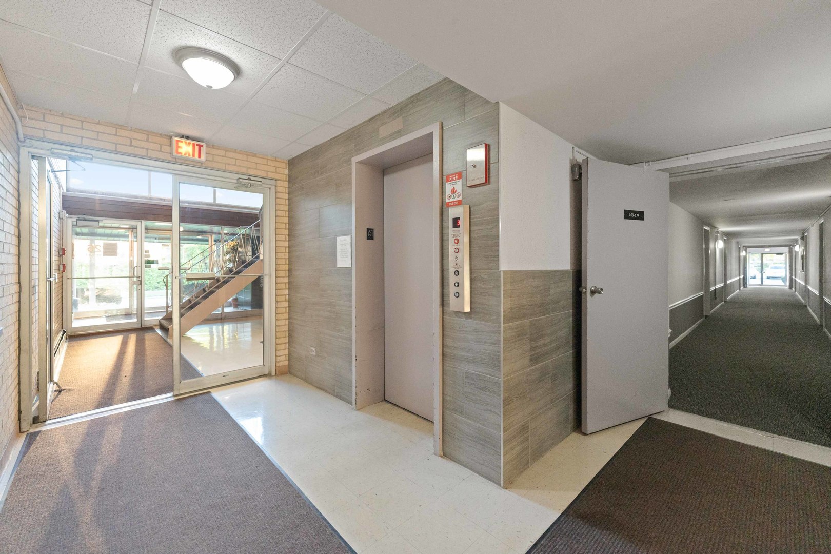 2226 S Goebbert Road #365, Arlington Heights, IL 60005