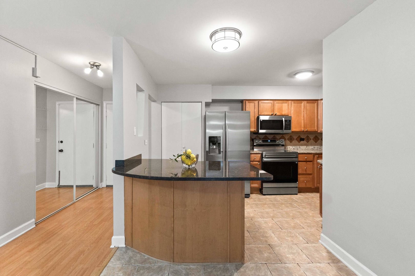 2226 S Goebbert Road #365, Arlington Heights, IL 60005