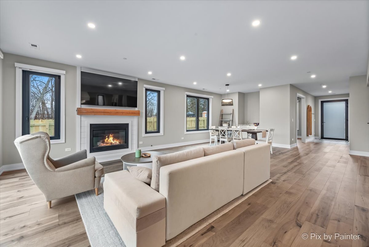 154 Oak Street, Lake Zurich, IL 60047