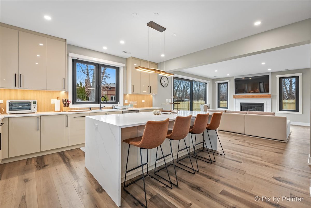 154 Oak Street, Lake Zurich, IL 60047