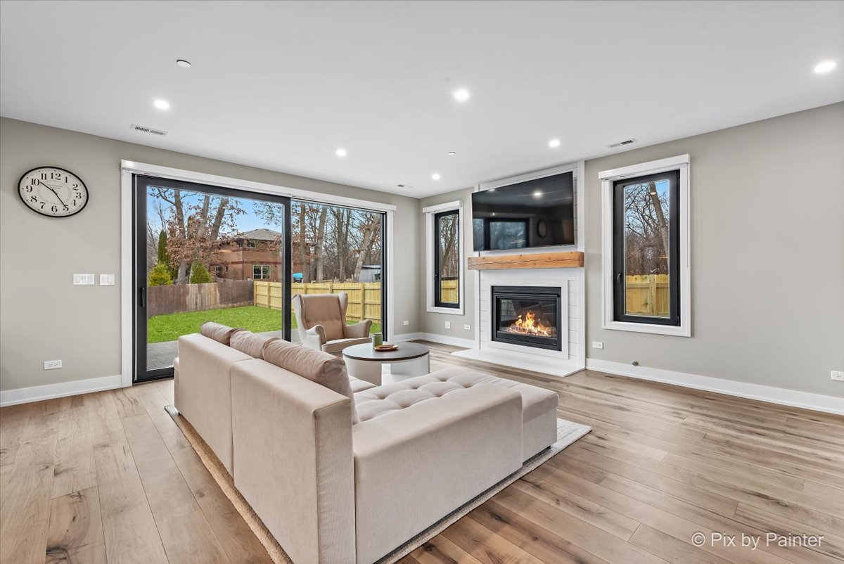 154 Oak Street, Lake Zurich, IL 60047