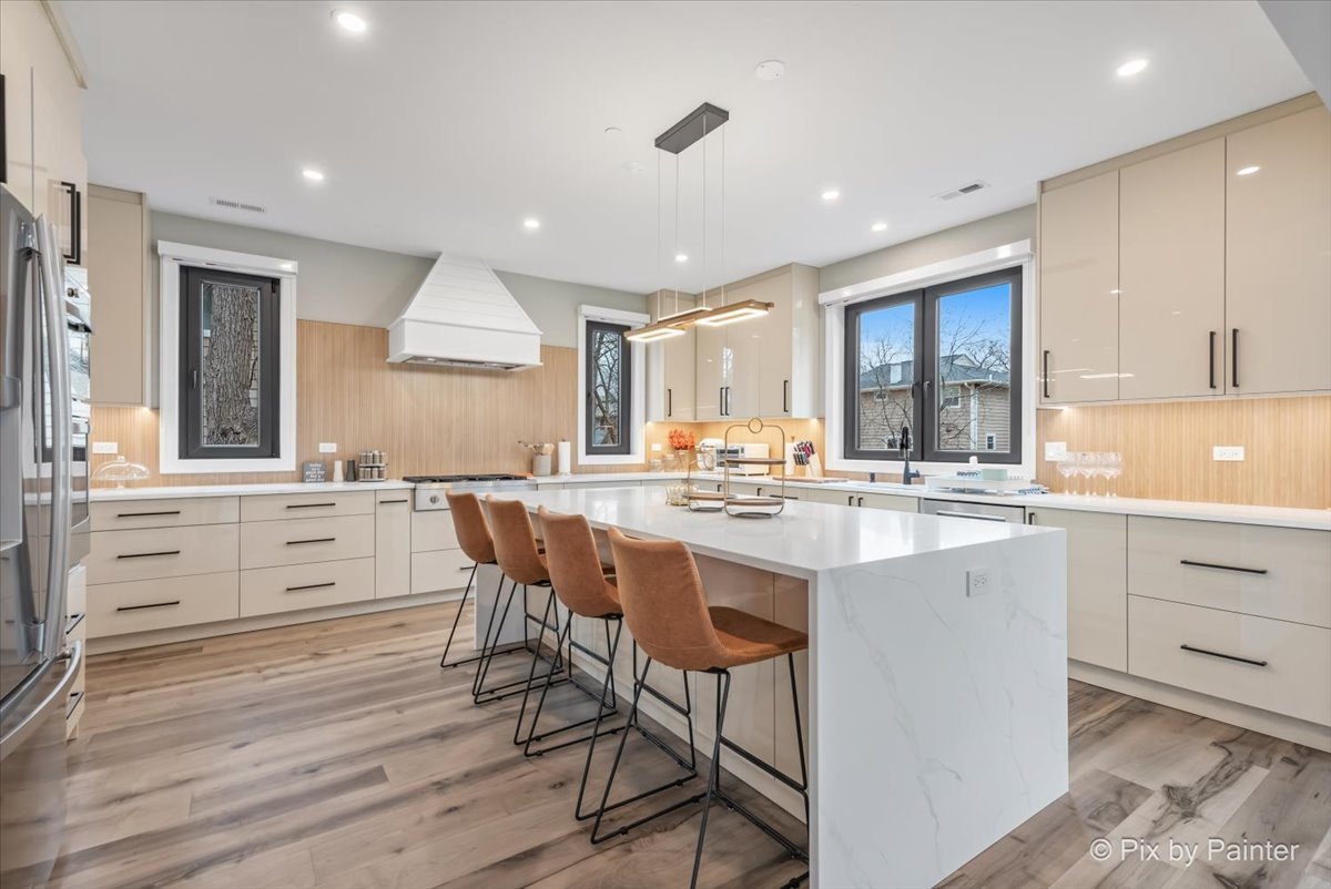 154 Oak Street, Lake Zurich, IL 60047